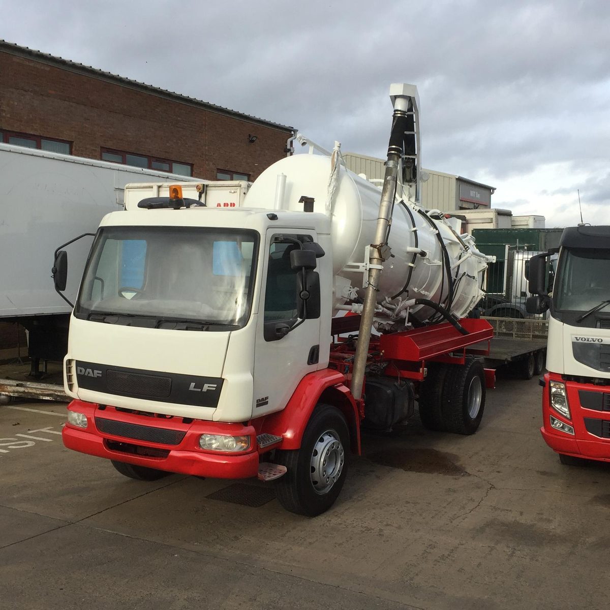DAF jet-vac unit with hose reel